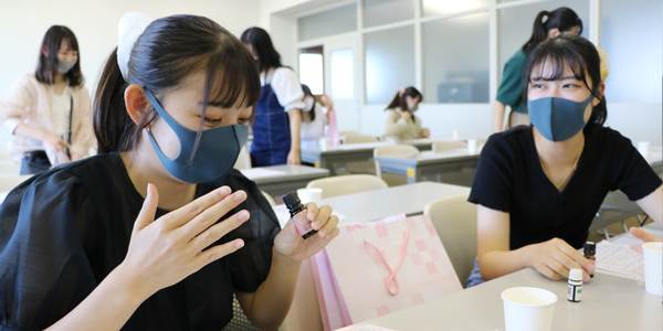 アロマオイルを使った健康の効果