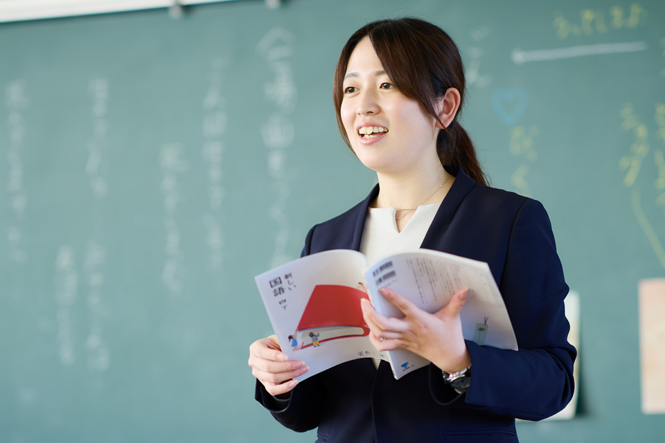 高い教員採用実績と、現場体験を積める充実のプログラムが決め手に